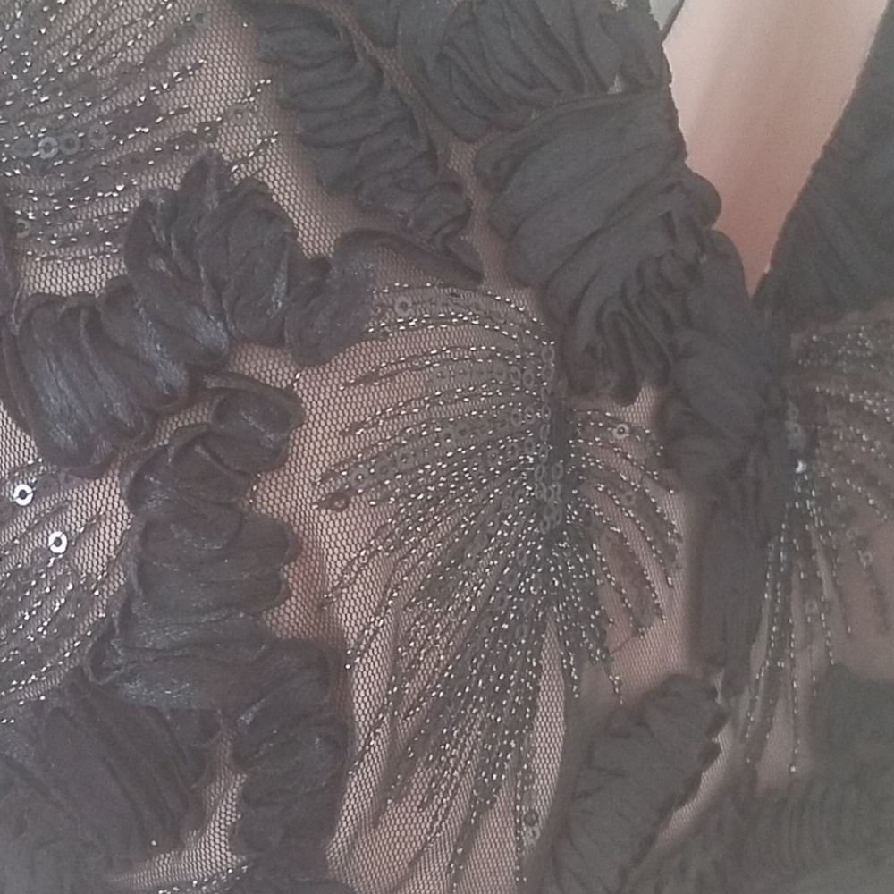 Dress - Picture 7 of 8